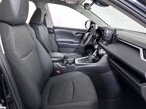 Used 2021 Toyota RAV4 XLE image 29