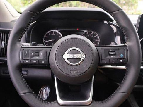Used 2025 Nissan Pathfinder SL w/ SL Premium Package FWD image 13