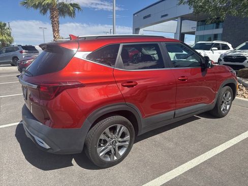 Used 2021 Kia Seltos S FWD image 4