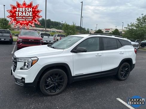 Used 2023 GMC Terrain SLT w/ Infotainment Package II AWD/4WD image 1
