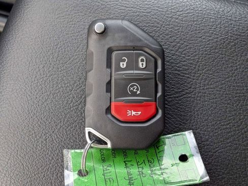 Used 2026 Jeep Wrangler Unlimited Rubicon w/ Safety Group AWD/4WD image 32