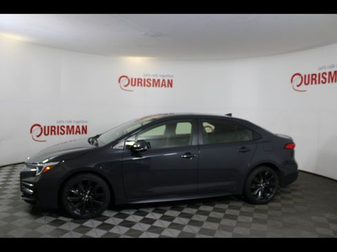 Used 2023 Toyota Corolla SE w/ SE Package FWD image 4