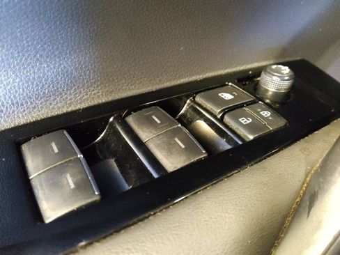 Used 2023 Toyota Corolla SE image 27