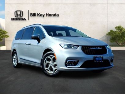 Used 2023 Chrysler Pacifica Limited