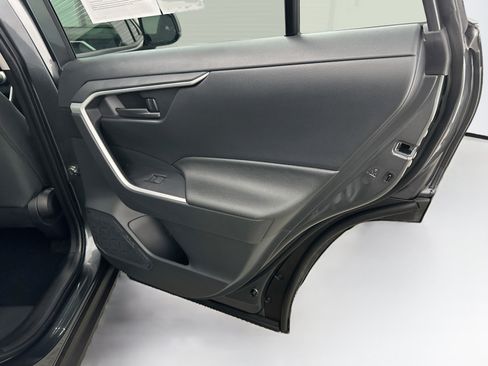 Used 2025 Toyota RAV4 LE AWD/4WD image 31