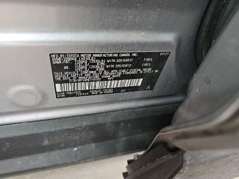 Used 2021 Toyota RAV4 LE image 8