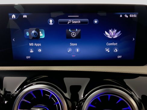 Used 2025 Mercedes-Benz CLA 250 4MATIC image 27