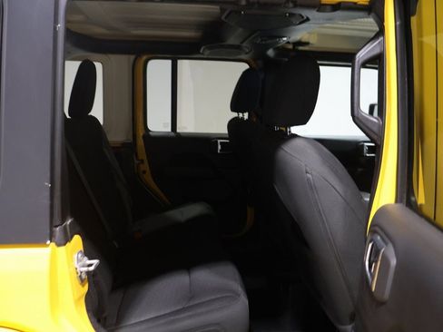 Used 2021 Jeep Wrangler Unlimited Sahara image 22