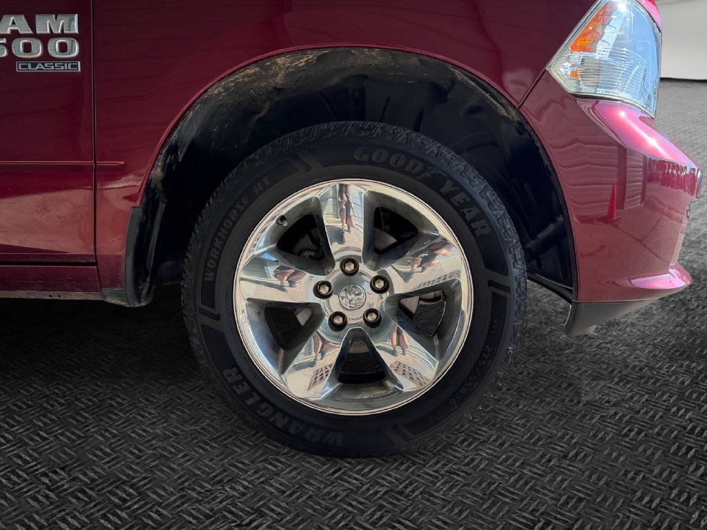 Used 2019 RAM 1500 Express w/ Express Value Package AWD/4WD image 11