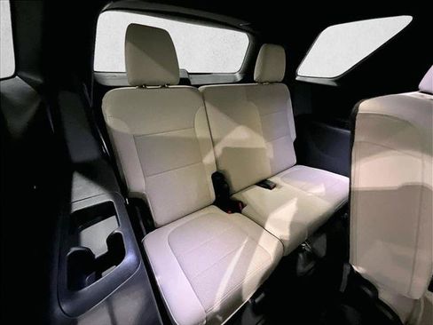 Used 2022 Chevrolet Traverse LS FWD image 30