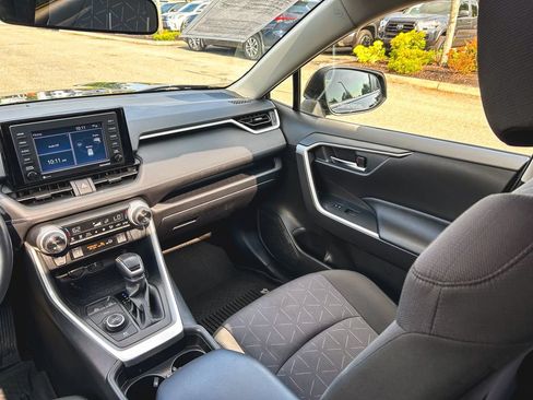 Used 2020 Toyota RAV4 XLE w/ Convenience Package AWD/4WD image 16