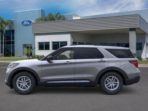 Certified 2025 Ford Explorer Active w/ Active Comfort Package RWD image 3