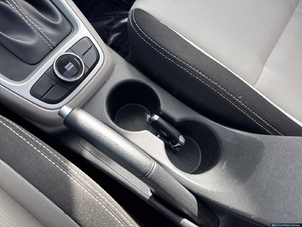 Certified 2025 Hyundai Venue SEL FWD image 57