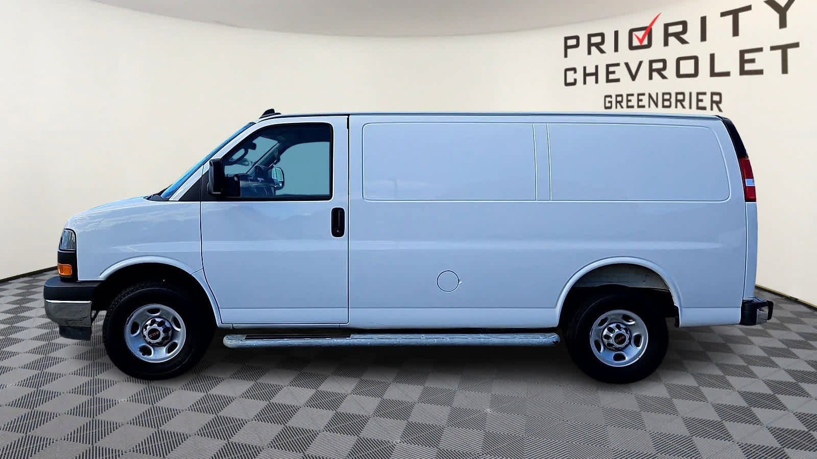 Used 2025 GMC Savana 2500 w/ Driver Convenience Package RWD image 5