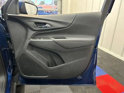 Used 2023 Chevrolet Equinox RS AWD/4WD image 20