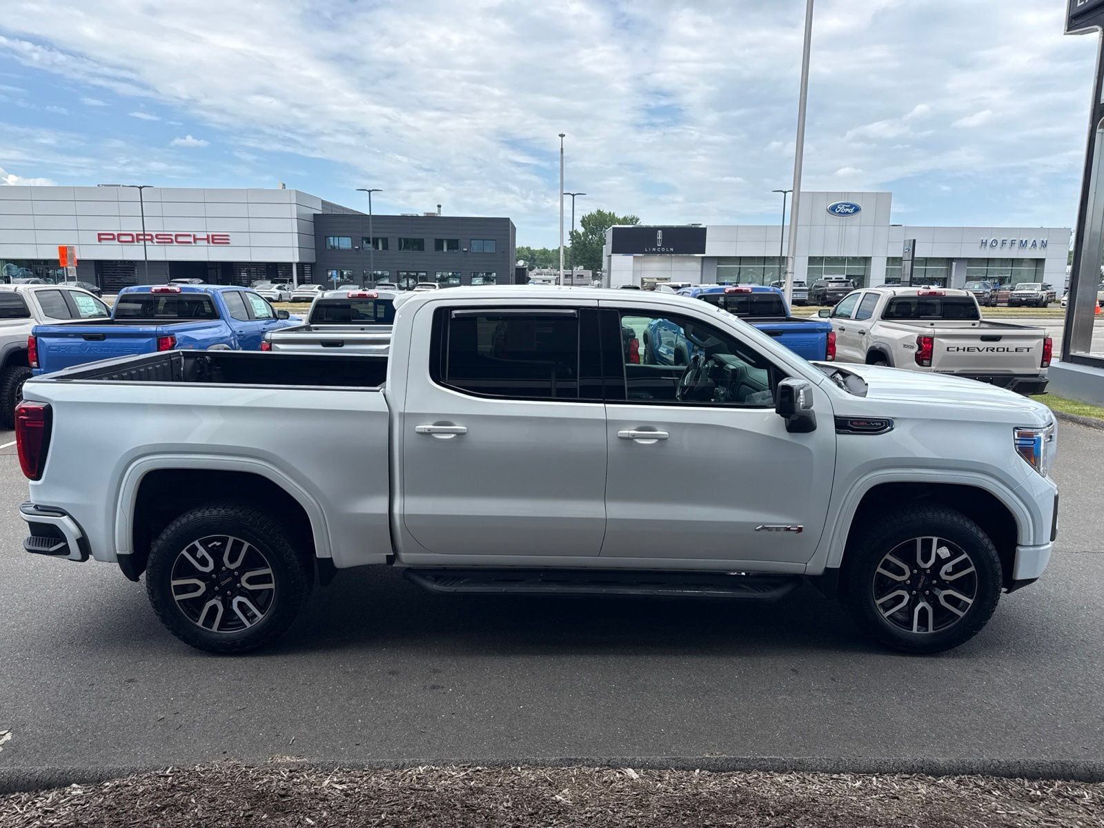 Used 2021 GMC Sierra 1500 AT4 AWD/4WD image 5