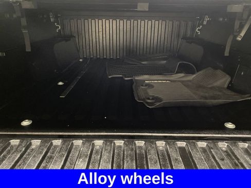 Used 2019 Toyota Tacoma SR5 AWD/4WD image 14