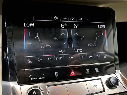Used 2024 Audi Q8 e-tron Premium Plus w/ Premium Plus Package AWD/4WD image 33