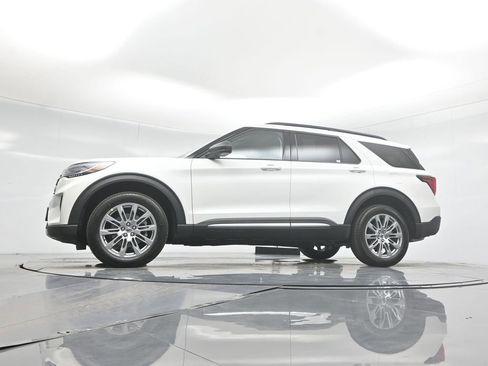 New 2025 Ford Explorer Active w/ Active Comfort Package image 7