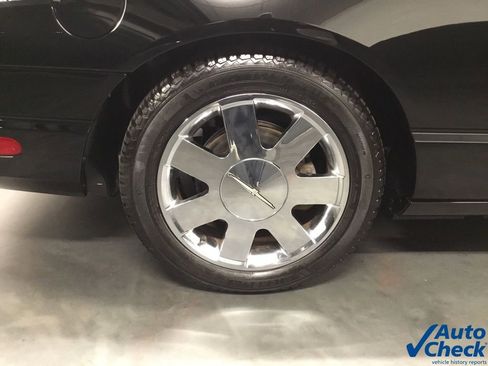 Used 2002 Ford Thunderbird image 17