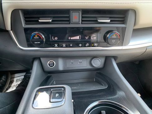 Certified 2023 Nissan Rogue SV AWD/4WD image 19