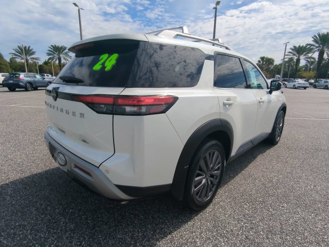 Used 2024 Nissan Pathfinder SL w/ SL Premium Package FWD image 4