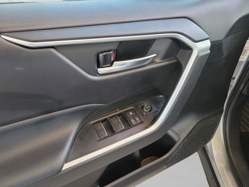 Used 2022 Toyota RAV4 XLE image 11