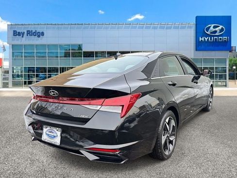 Used 2023 Hyundai Elantra Limited image 4