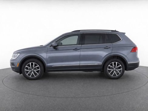 Certified 2020 Volkswagen Tiguan SE w/ Panoramic Sunroof Package AWD/4WD image 9