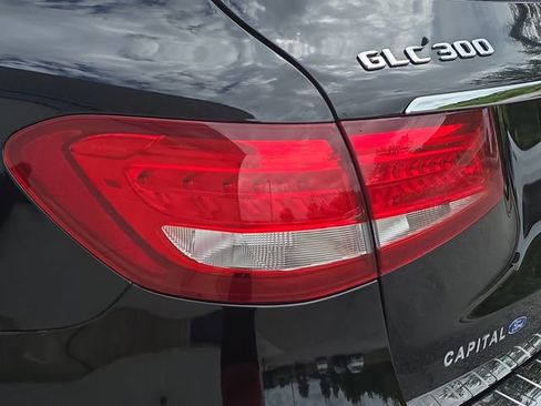 Used 2019 Mercedes-Benz GLC 300 image 34