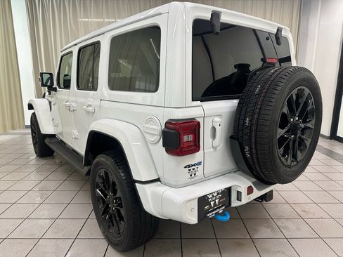 Used 2021 Jeep Wrangler Unlimited Sahara image 9