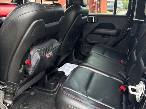 Used 2018 Jeep Wrangler Unlimited Rubicon AWD/4WD image 9