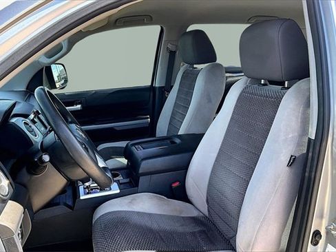 Used 2019 Toyota Tundra SR5 w/ SR5 Upgrade Package image 27