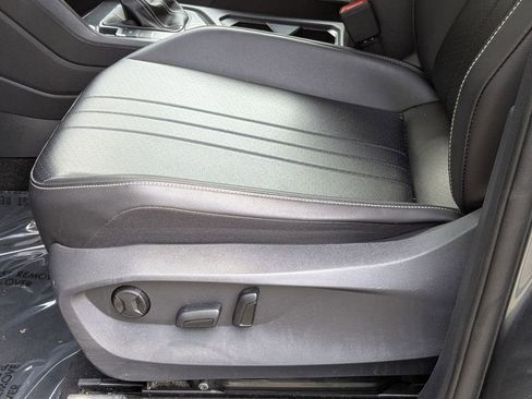Used 2024 Volkswagen Tiguan SE AWD/4WD image 13