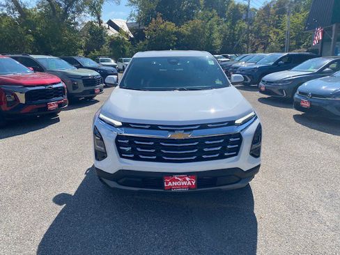 New 2026 Chevrolet Equinox LT w/ Convenience Package II image 2