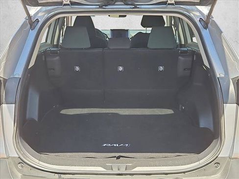 Used 2025 Toyota RAV4 XLE AWD/4WD image 6