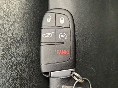Used 2017 Jeep Grand Cherokee Limited AWD/4WD image 32