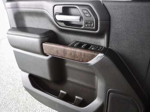 Used 2021 GMC Sierra 2500 Denali w/ Denali Ultimate Package AWD/4WD image 25