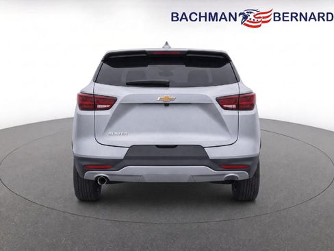 Used 2025 Chevrolet Blazer LT FWD image 6