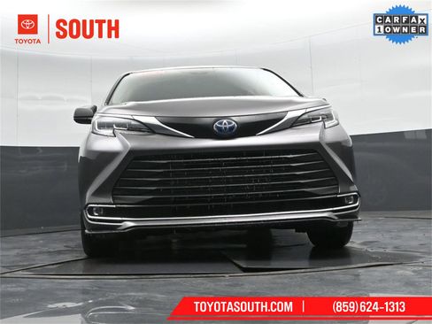 Used 2023 Toyota Sienna XLE image 48