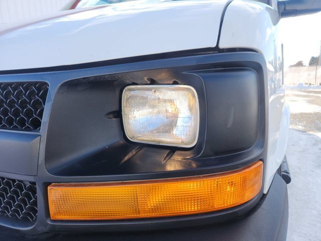 Used 2014 Chevrolet Express 2500 RWD image 17