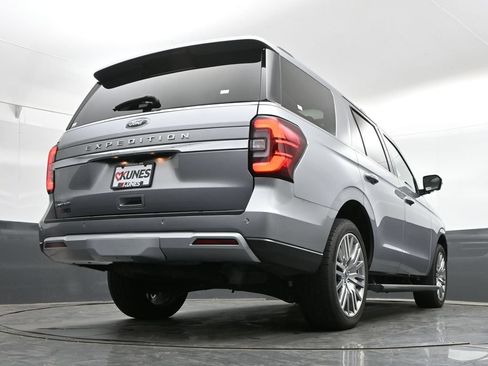 Used 2024 Ford Expedition Limited AWD/4WD image 39
