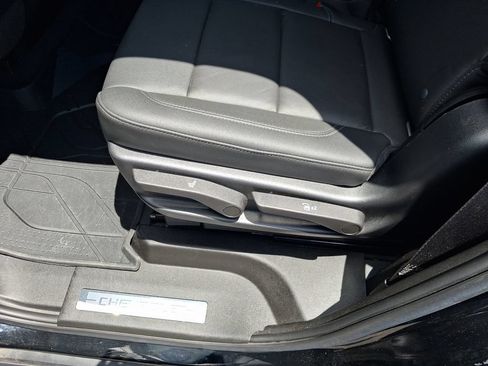 Used 2022 Chevrolet Tahoe LT w/ Luxury Package AWD/4WD image 34
