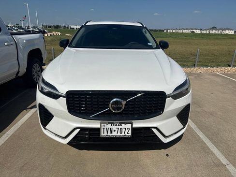 Used 2025 Volvo XC60 B5 Plus AWD/4WD image 6
