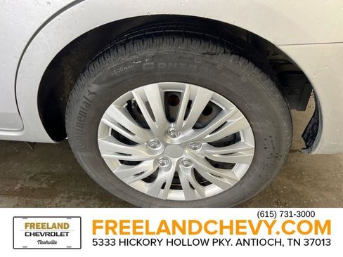 Used 2016 Nissan Versa SV image 23