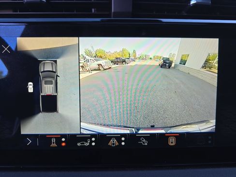 Used 2024 GMC Sierra 1500 AT4 w/ Technology Package AWD/4WD image 24