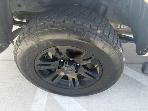 Used 2021 Toyota Tacoma SR w/ SR Convenience Package RWD image 9