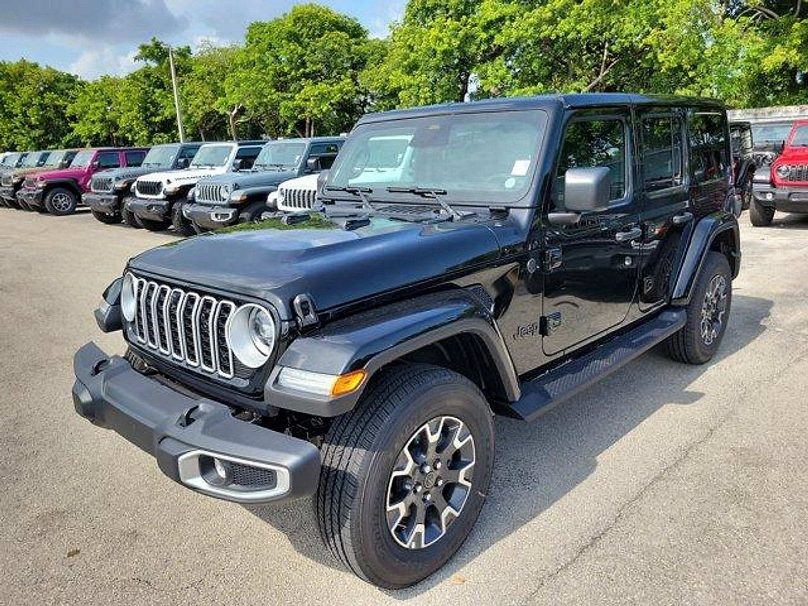 New 2026 Jeep Wrangler Unlimited Sahara AWD/4WD image 3