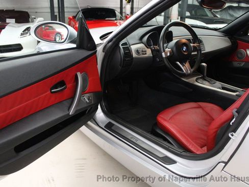 Used 2004 BMW Z4 3.0i image 8