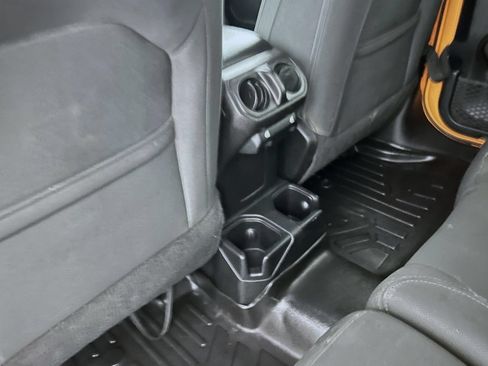Used 2018 Jeep Wrangler Unlimited Sport S AWD/4WD image 23